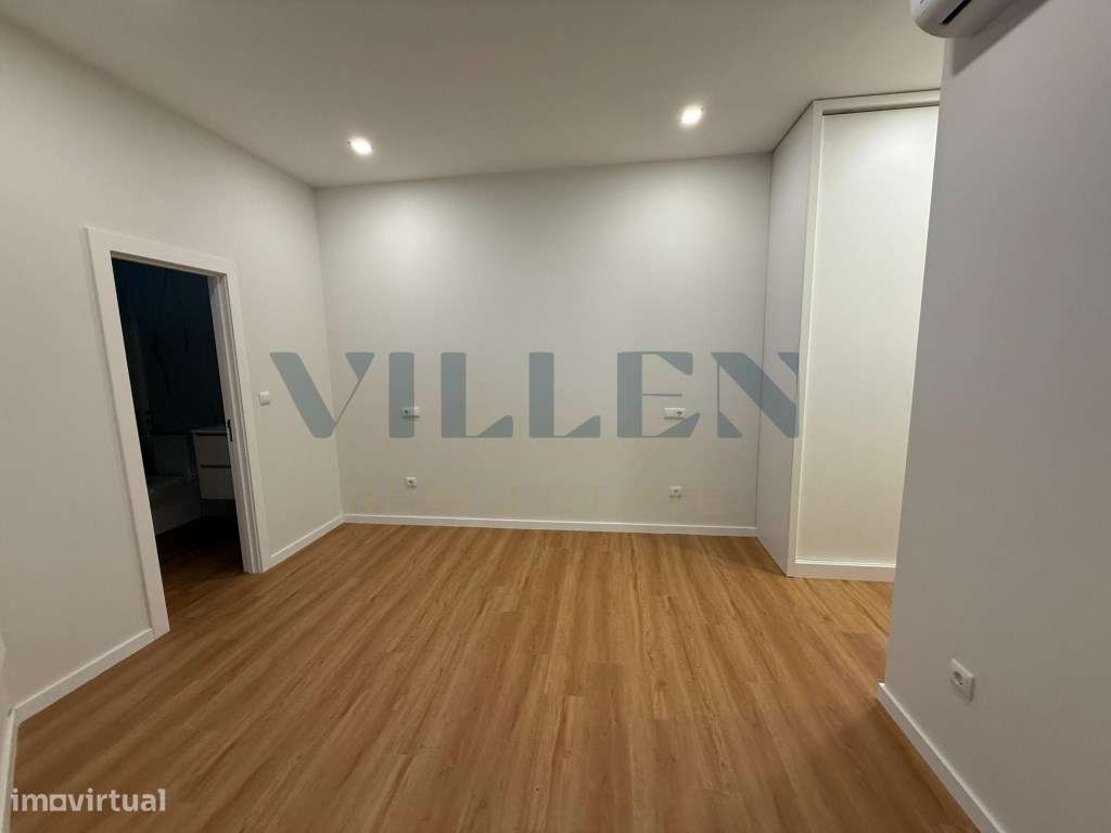 Apartamento T2 com Entrada Privativa e Garagem na Maia-16