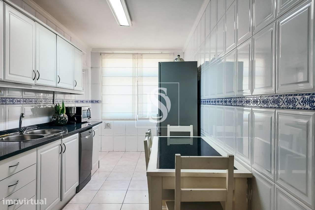 Apartamento T3 no centro de Vila Verde, com garagem fechada e duas fre-10