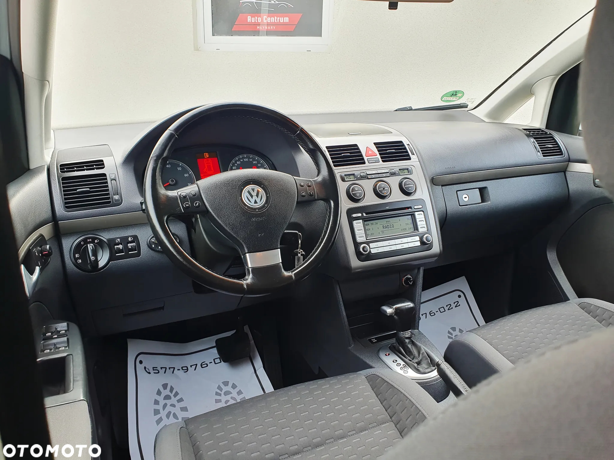 Volkswagen Touran 1.4 TSI DSG United - 5