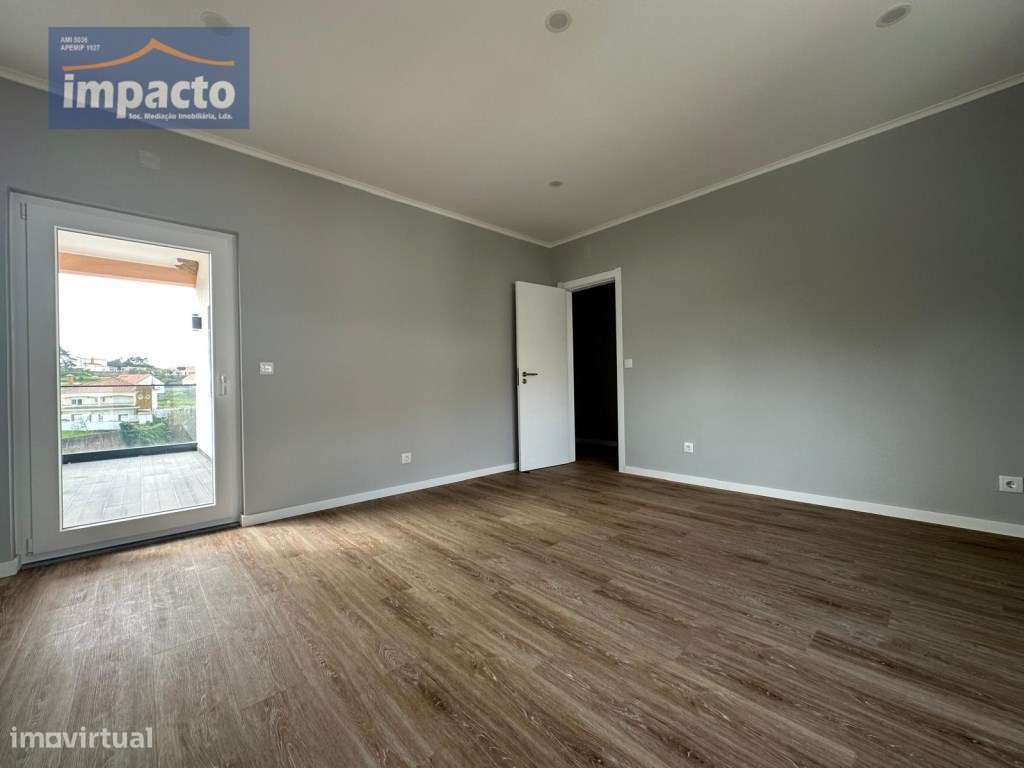 Moradia totalmente renovada, Ericeira-23