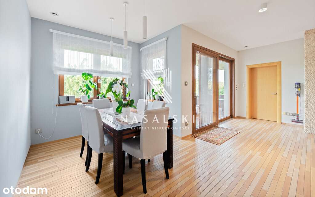 Dom z basenem i sauną na dużej działce pod lasem-8