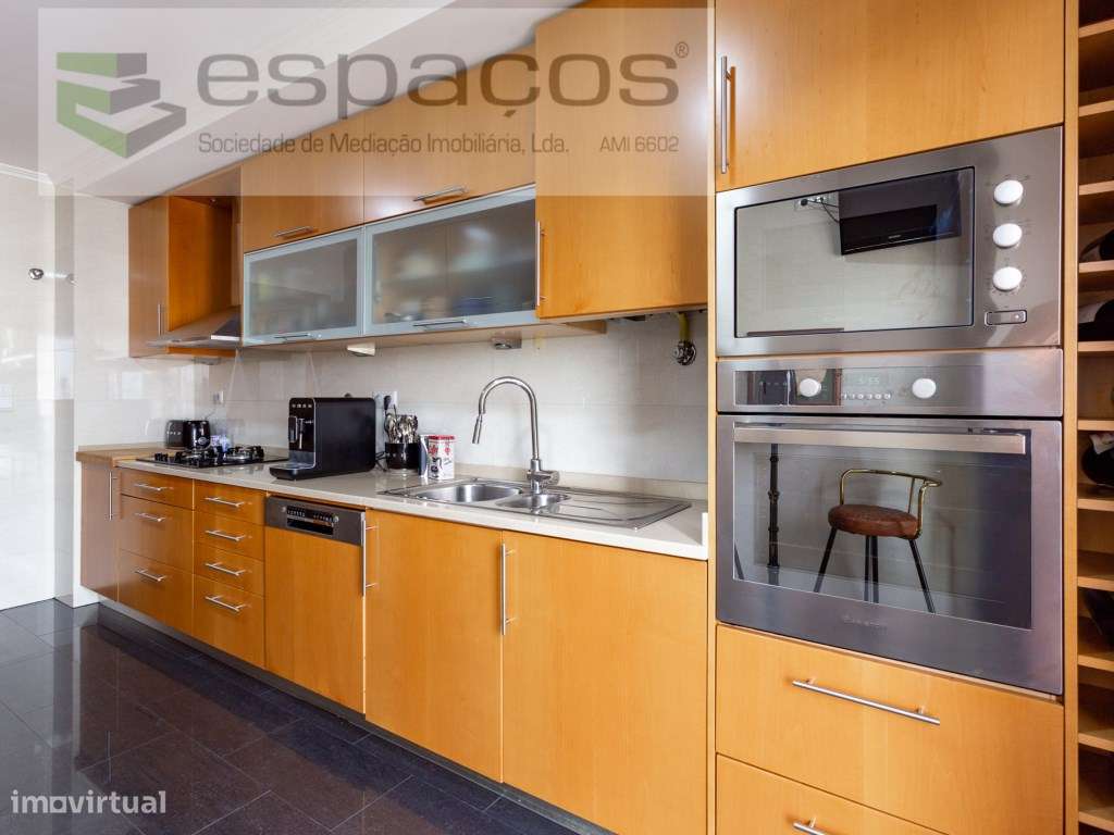 T3 Espaçoso na Parreirinha com Parqueamento e Vista Rio-7