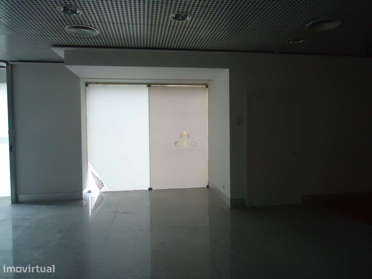 LOJA PARA ARRENDAMENTO  , CASAL DA SERRA POVOA DE SANTA IRIA - Grande imagem: 4/22