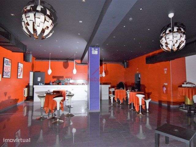 Edifício com Discoteca e Restaurante em Lote de 10.144m² - Grande imagem: 4/34