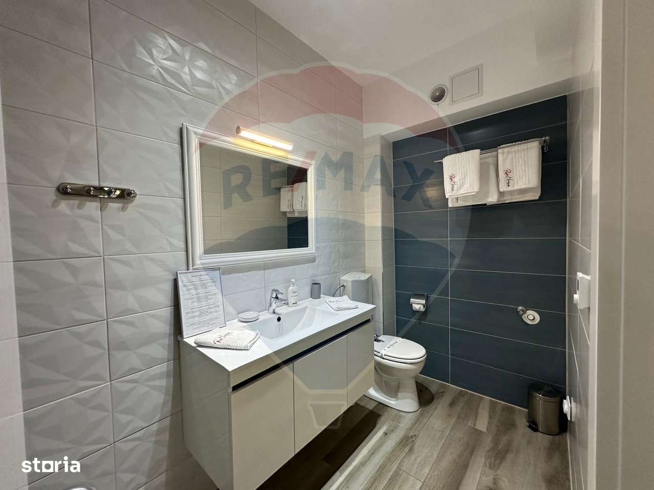 Apartament de lux cu 1 camera tip studio si parcare privata - Imagine principală: 4/5