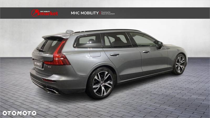 Volvo V60 B3 B R-Design - 5