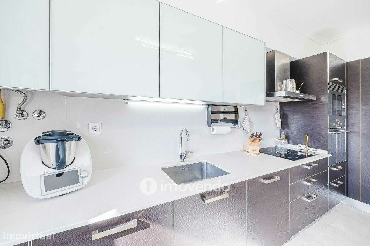 Apartamento T4 Duplex, com estacionamento e arrecadação, no Barreiro-10