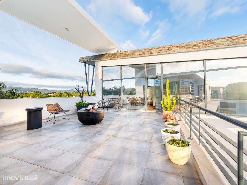Moradia T4+1 com piscina, jardim relvado e área de barbecue | Cascais-58