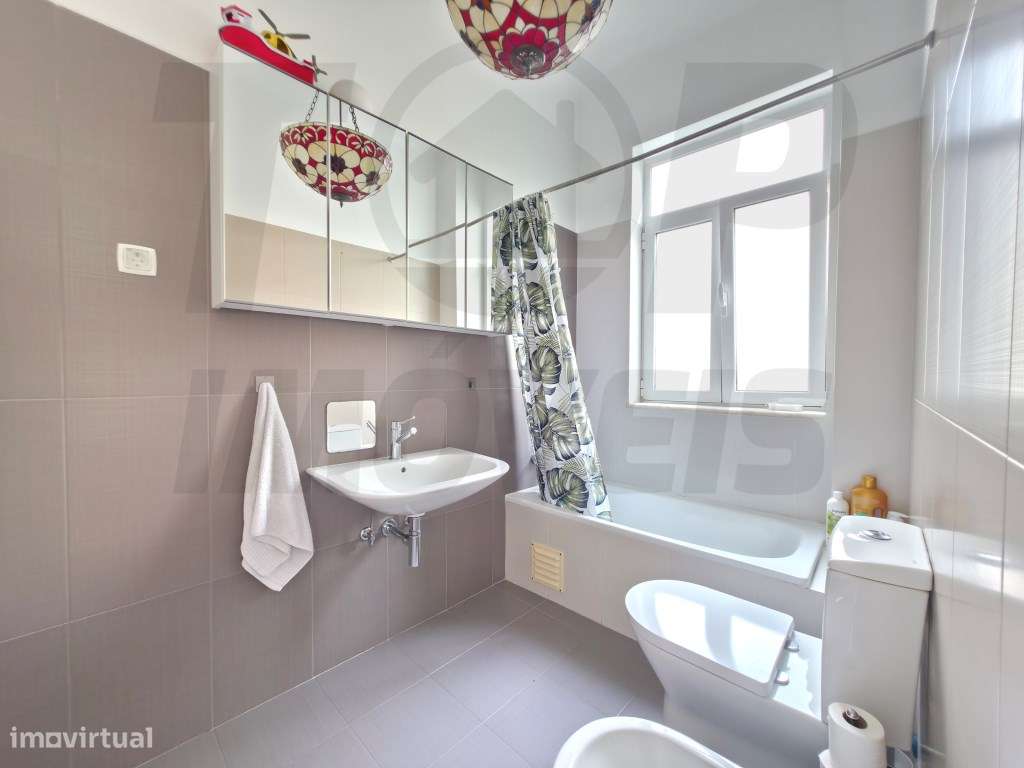 Apartamento T3 + 1 Remodelado 129-m2 - Bairro das Colónias - 740.000€-12