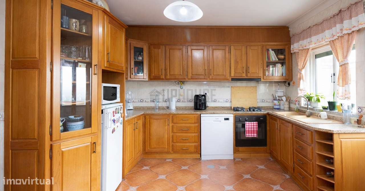 Moradia em Banda T4 em Fragosela - Grande imagem: 3/18