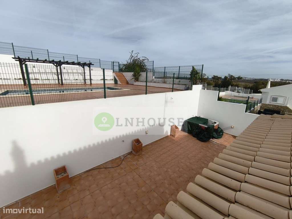 Moradia T4 com piscina e garagem - Castro Marim-35