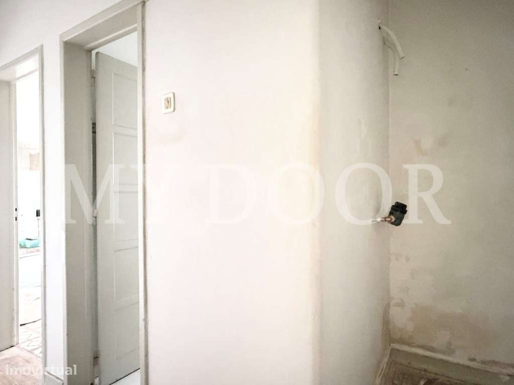 Apartamento T1 c/ potencial para transformar em T2 - Moscavide-14