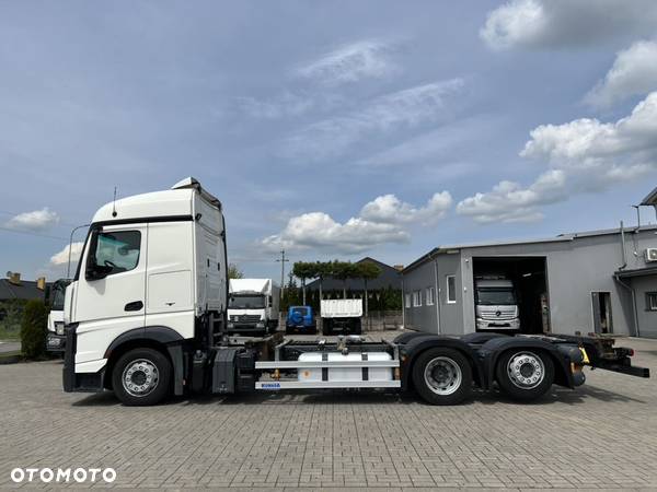 Mercedes-Benz ACTROS - 13