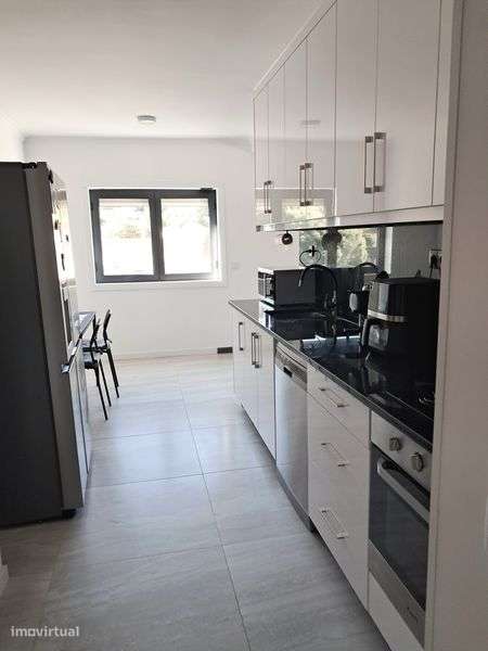 Apartamento T3 centro, renovado e garagem fechada - Grande imagem: 4/7