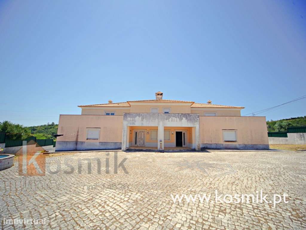 Moradia bifamiliar de Luxo para recuperar V5 + V5 :: Bucelas - Lour... - Grande imagem: 2/60