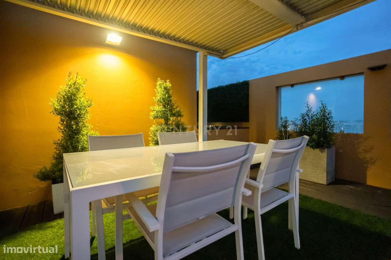 Um Apartamento com Alma de Moradia ; T3+1 + Terraço de 143 m²-57