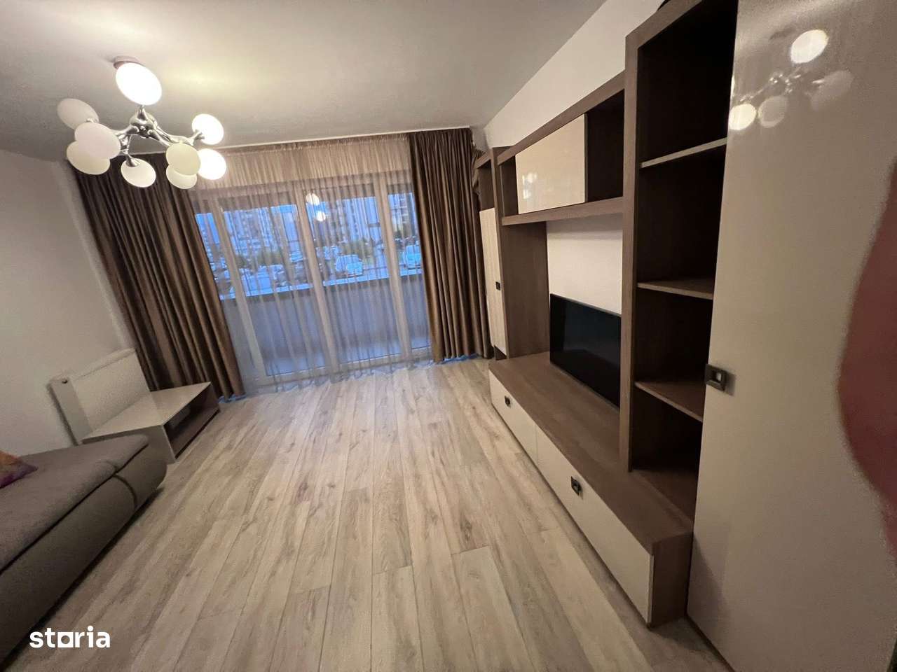 De închiriat 3 camere Kasper , Coresi - Imagine principală: 1/7