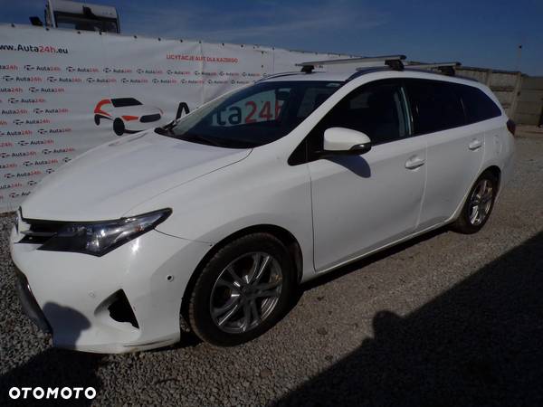 Toyota Auris 1.4 D-4D - 1