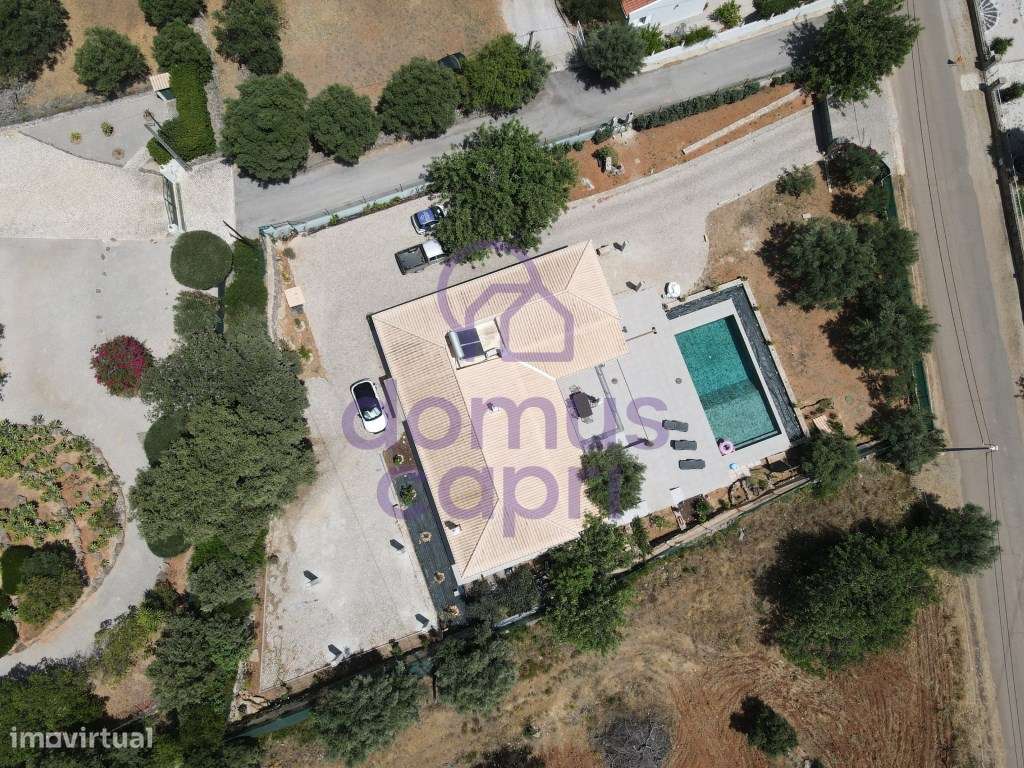 Moradia T4 com Piscina em Cerro da Mesquita - São Brás de Alportel-24