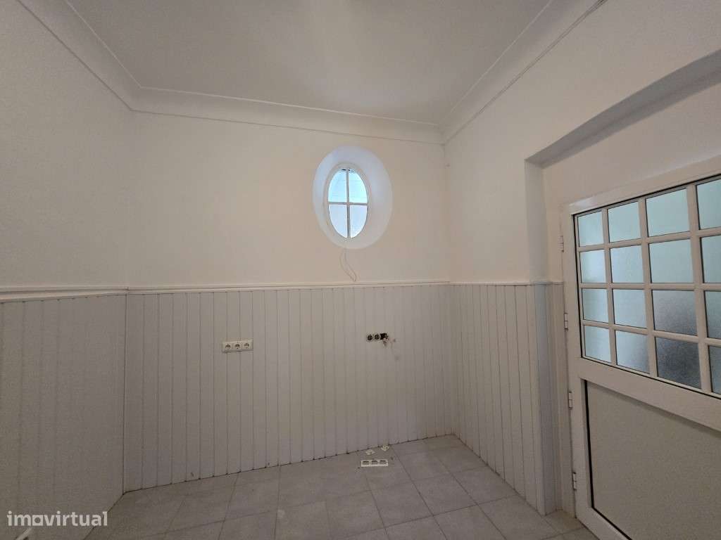 Espaço comercial para arrendamento em Redondo - Grande imagem: 2/4