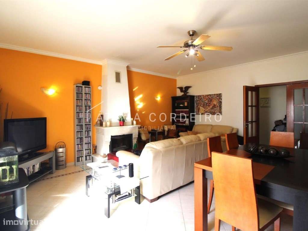 Excelente Moradia T3+1 com garagem em zona privilegiada - Grande imagem: 5/35