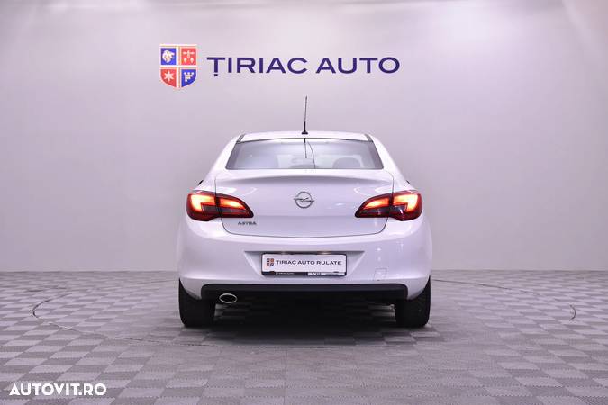 Opel Astra - 4