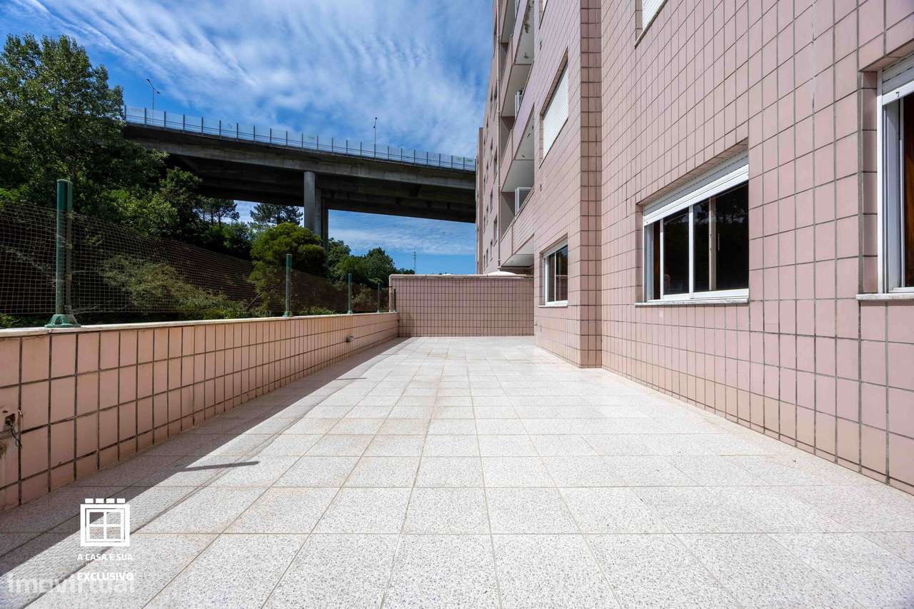 Apartamento T2+1 renovado c/excelente terraço em Oliveira do Douro-14