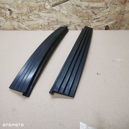 BMW E24 635CSI EUROPA OSŁONA ZEWNĘTRZNA LEWA/PRAWA ( SKRZELA REKINA) NR. 51131843865 OEM - 1