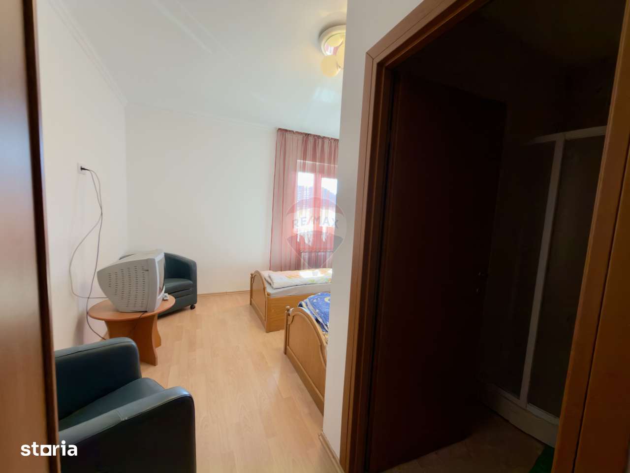 Casă / Vilă 8 camare cartier Beverly Hills Sanmartin-18