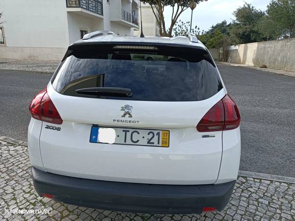 Peugeot 2008 1.2 PureTech Style - 8