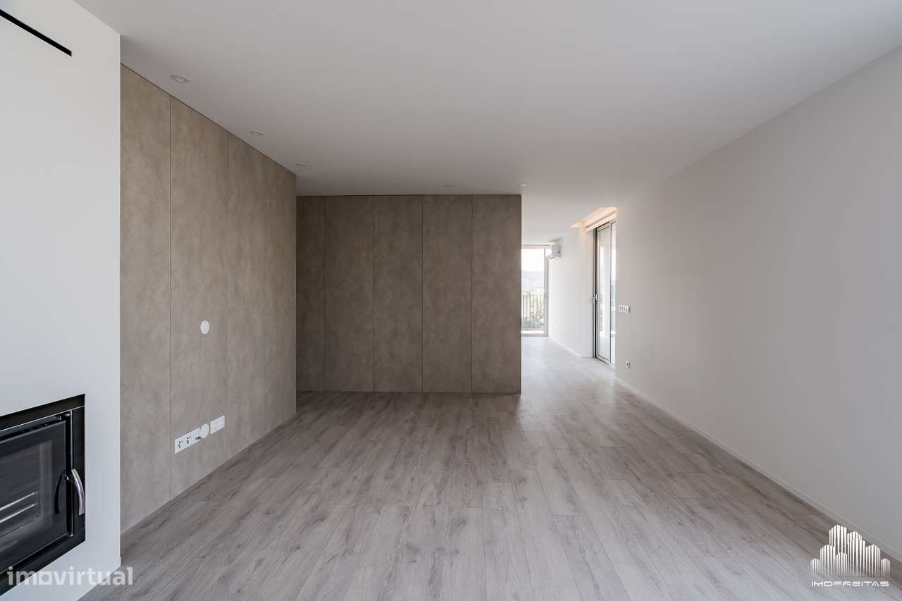 Fantástica Penthouse T4 com três Frentes e um Terraço de 120m2!-27