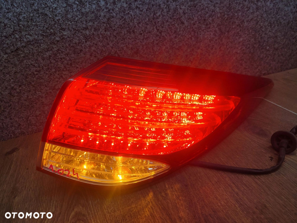 HYUNDAI I40 KOMBI 011-015 LAMPA PRAWY TYŁ TYLNA 92402-3Z0 - 3