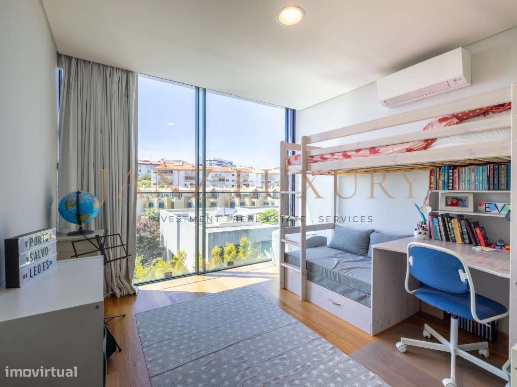 Moradia T4 Contemporânea com Vista Mar Total e Rooftop | Paço de Arcos-22