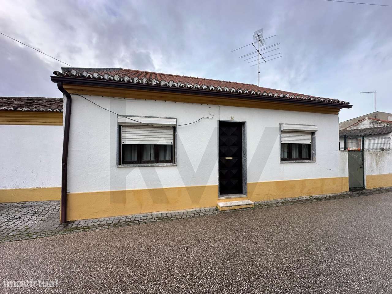 Propriedade de 410m2 com 2 Moradias e 1 garagem independente I Pego - - Grande imagem: 4/41