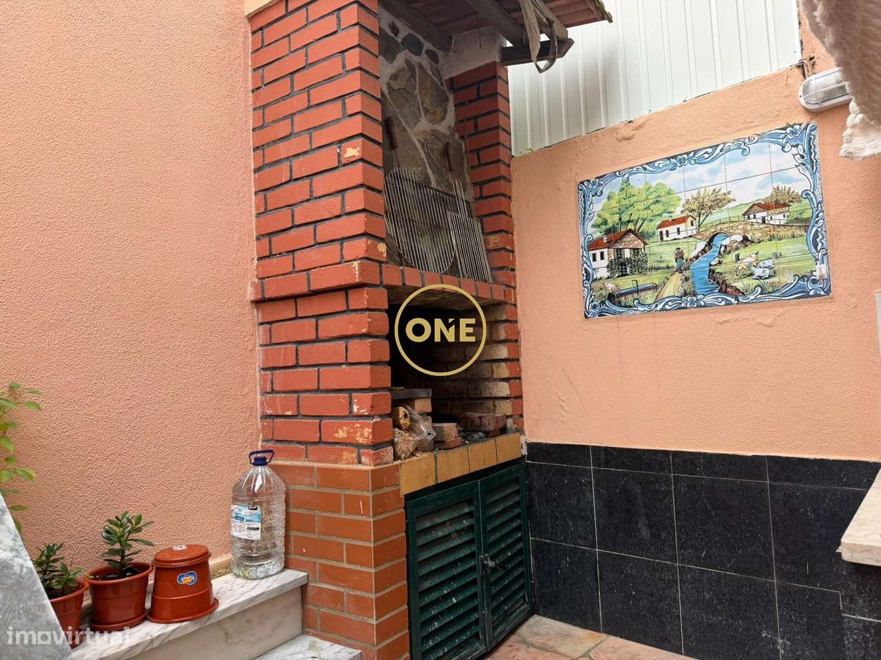 OPORTUNIDADE ! Moradia  Amora com 2 pisos e logradouro - Grande imagem: 5/31