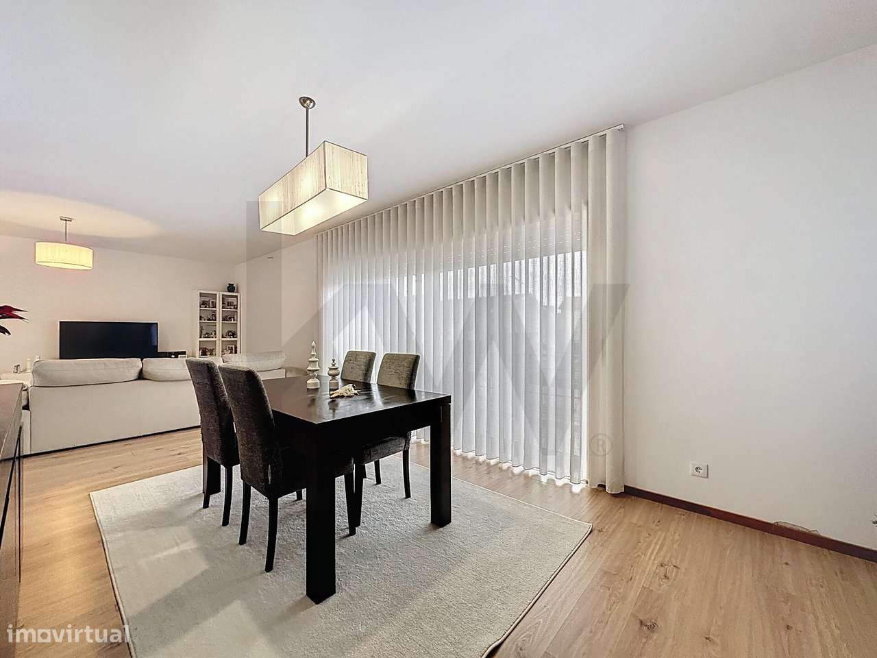 Apartamento T3 c/ 233m2 | Garagem 2 Carro | Enorme Varandas | Elevador-1