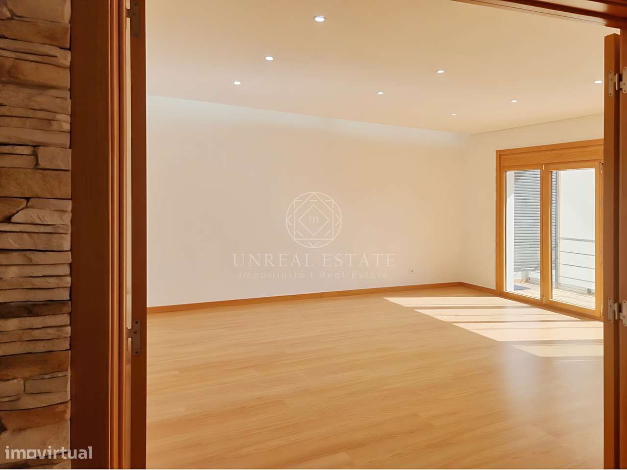 Apartamento T3, renovado, com varandas e 4 parqueamentos, Colinas do C-4