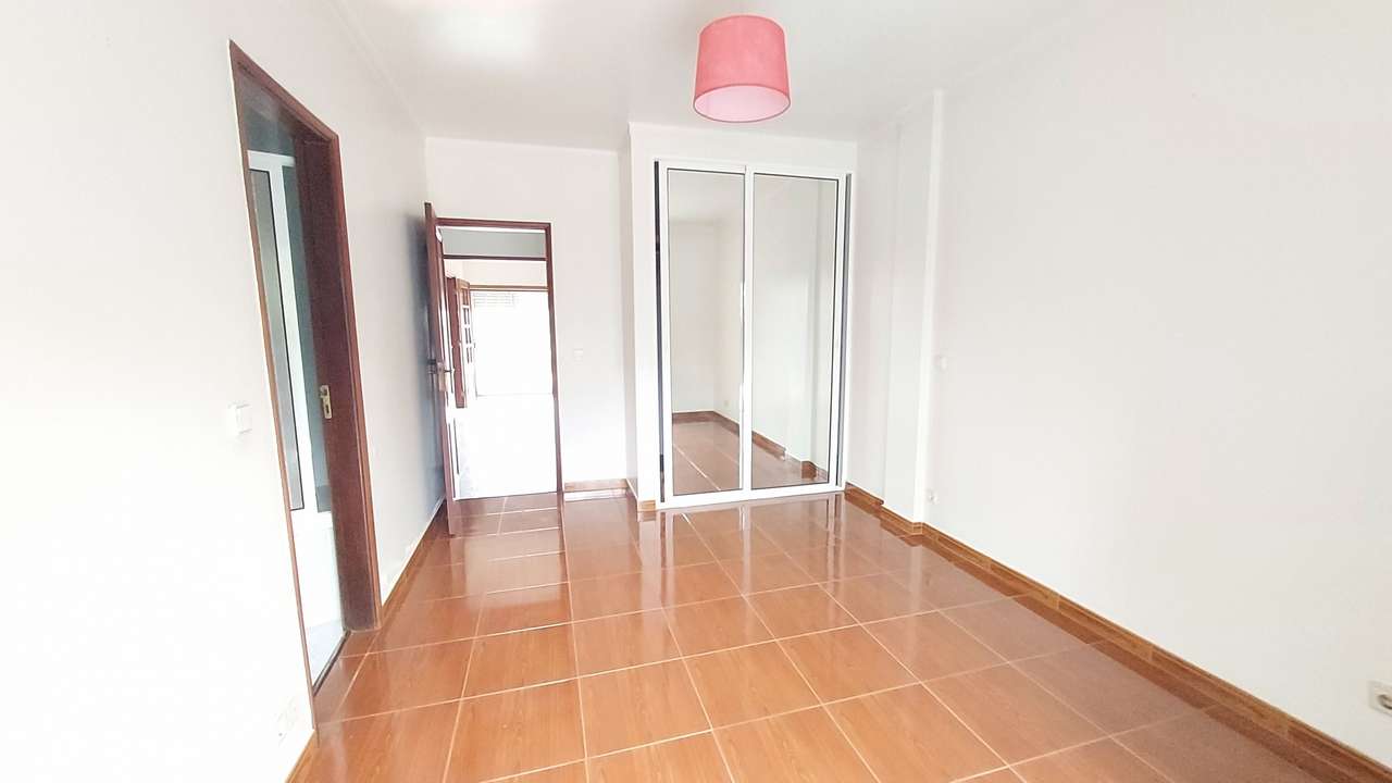 Apartamento T3 c/ garagem - centro de São Mamede - Próximo de Fátima-13