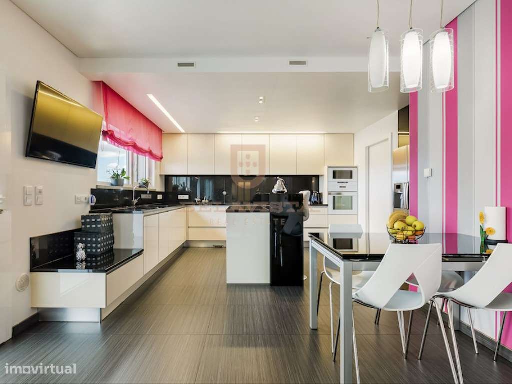 Moradia T4 com piscina aquecida e furo - Leiria - Pousos-11