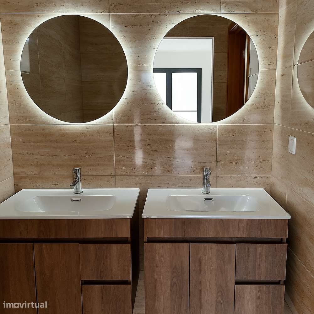 Moradia nova com cerca de 800 m2 de terreno, murada - Grande imagem: 5/20