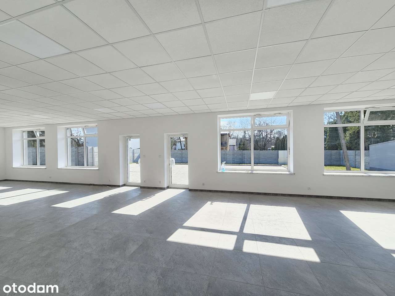 Lokale użytkowe 75-200 m² - Widok 2