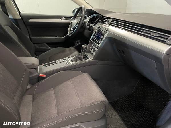 Volkswagen Passat 1.5 TSI ACT DSG Comfortline - 10