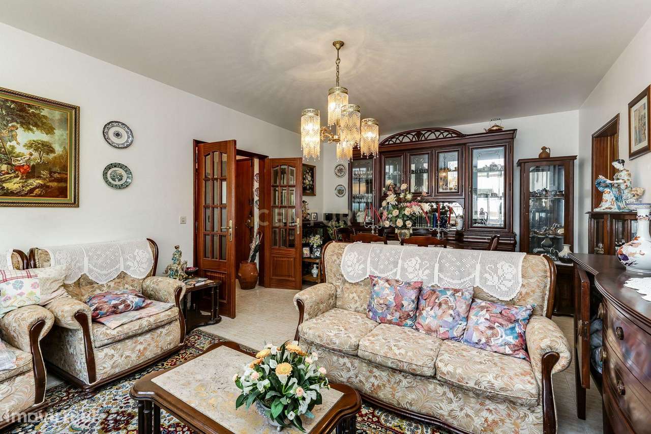 Apartamento T3 com Arrecadação, Onde Pode Criar o Seu Estilo de Vida-16