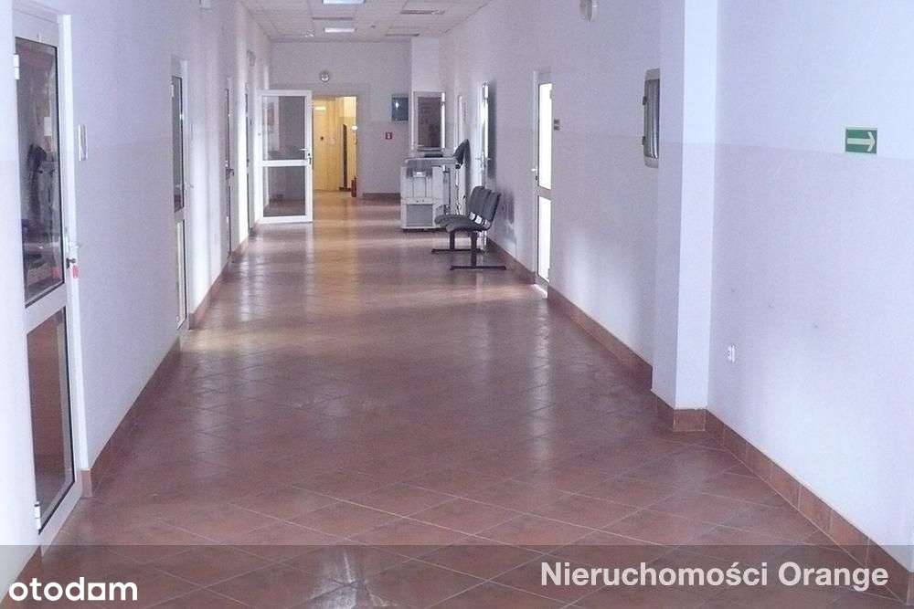 Duży budynek w centrum miasta, w pobliżu Rynku-5