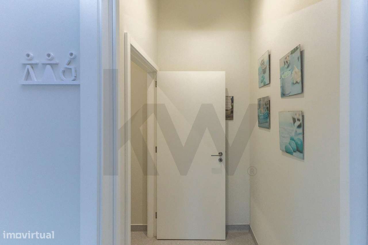 LOJA Premium em Gaia: Clínica/Escritório "Chave na Mão" ao Lado da Lin-12