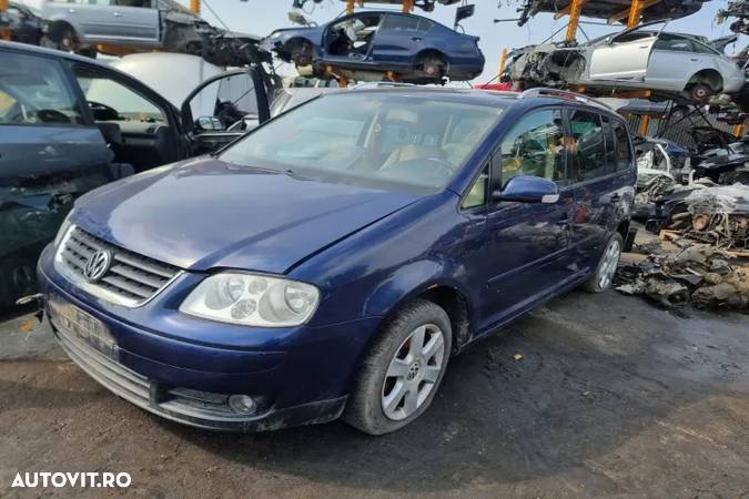 dezmembrez Vw Touran, an 2004 motor 2.0tdi AZV , dezmembrez piese - 2