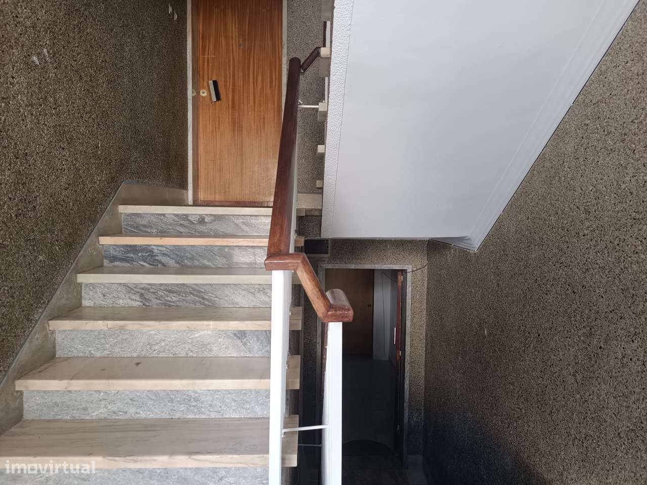 Apartamento T0 para remodelação total. - Grande imagem: 4/7