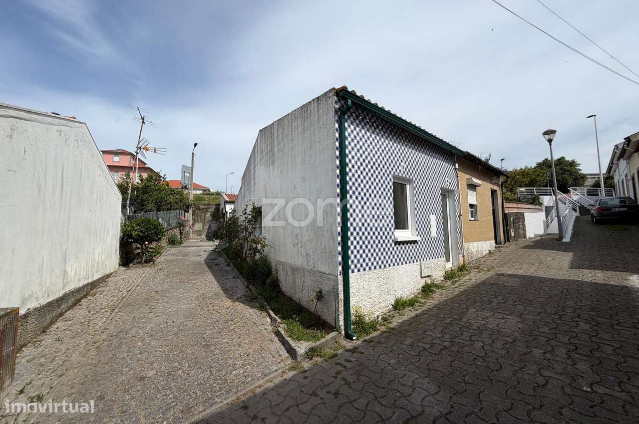 Moradia Térrea T2 Renovada no centro de Viana do Castelo-22