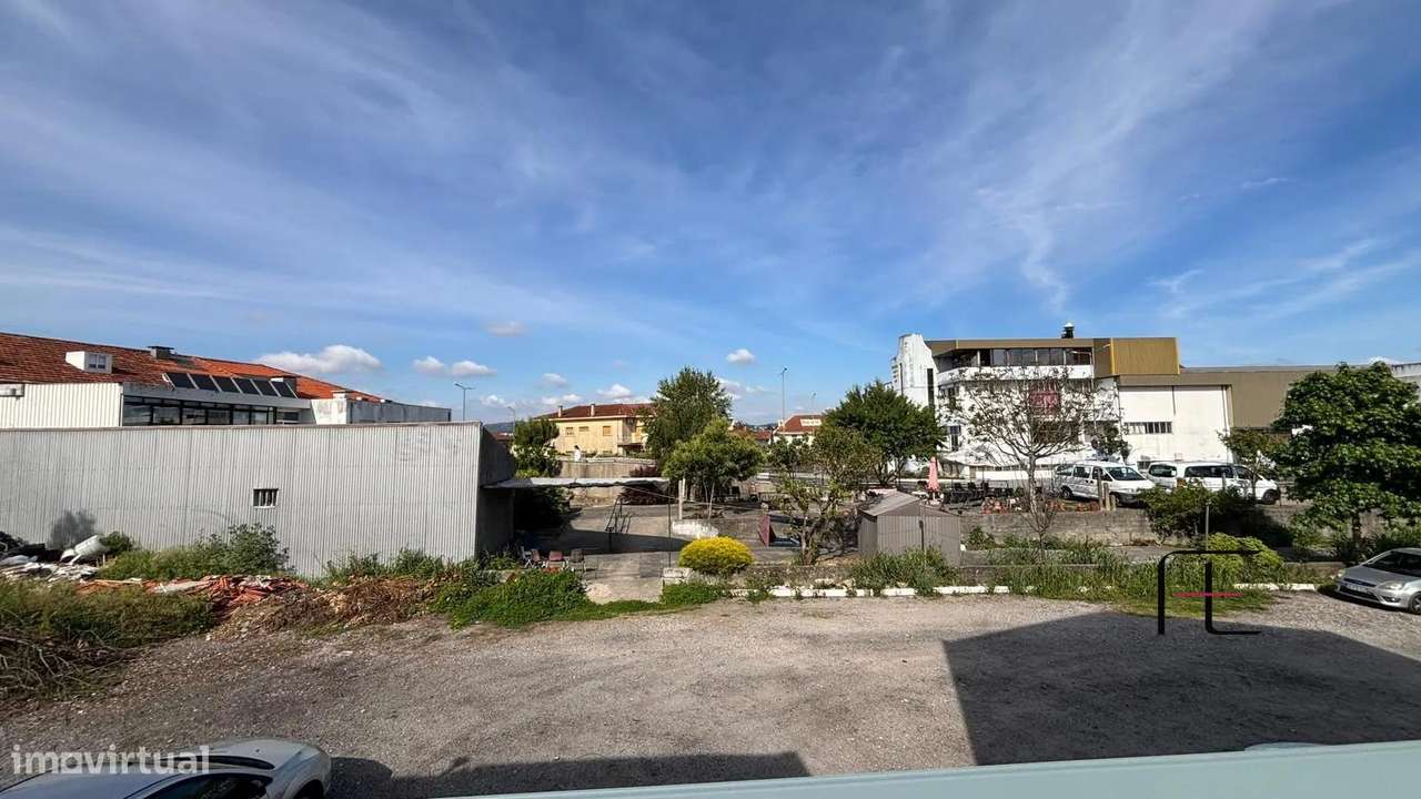 Moradia t2 com espaço exterior em Valbom-19