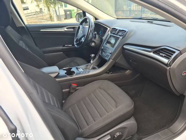 Ford Mondeo 2.0 TDCi Ambiente - 31